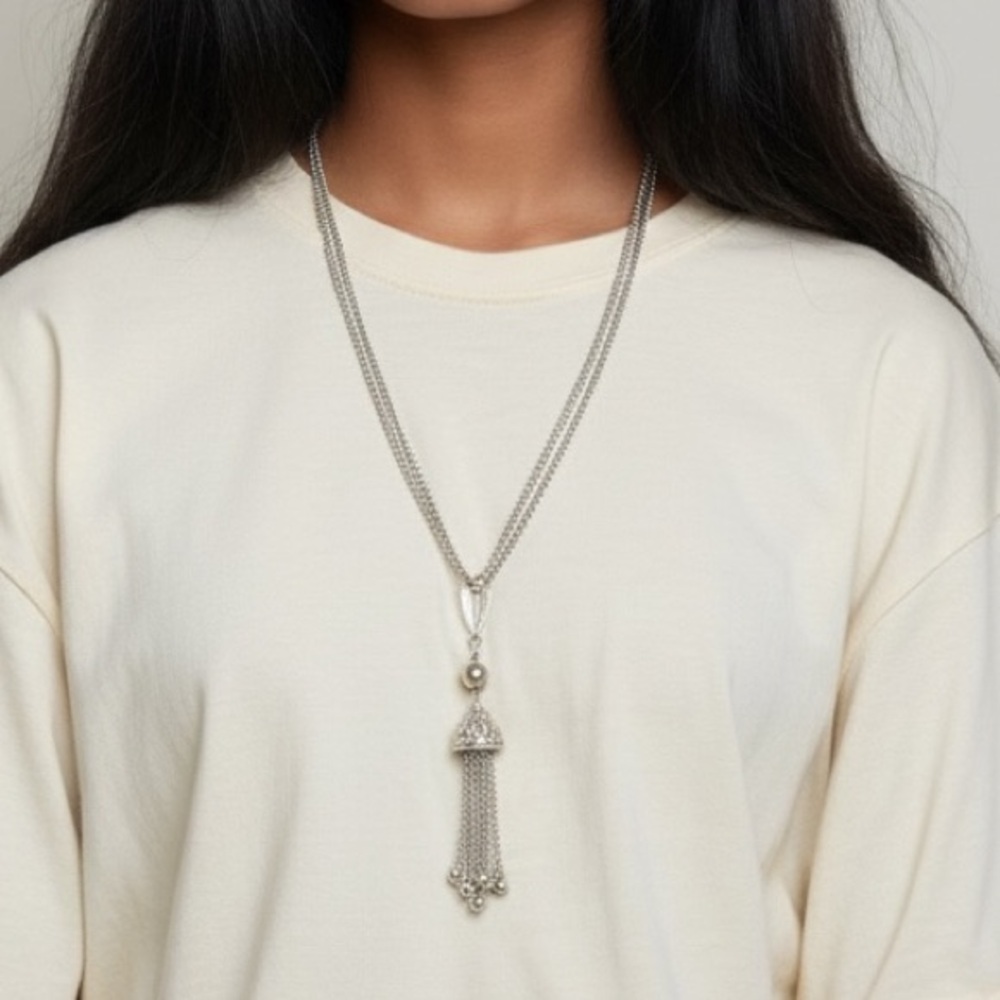 VINTAGE Silver Tasseled Pendant Rope Necklace
